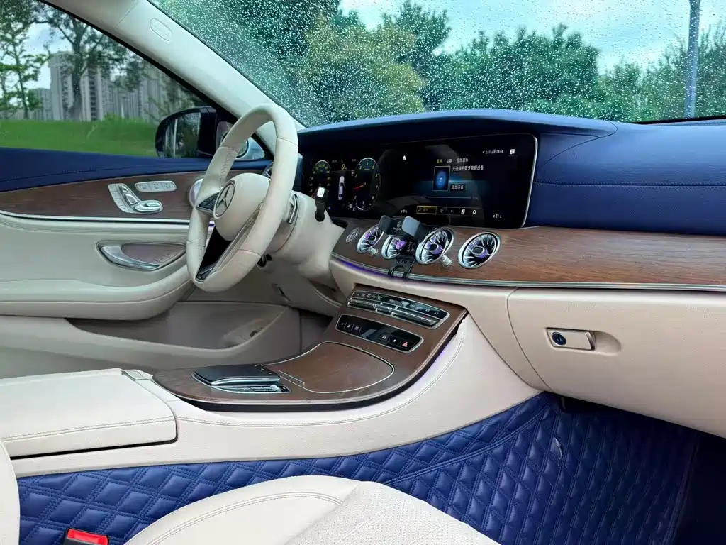Mercedes-Benz E-Class — миниатюра 2
