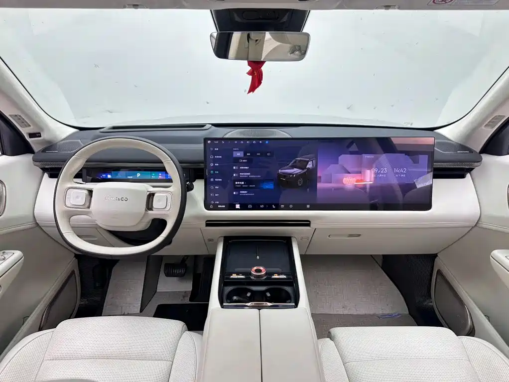 Lynk & Co 900 — миниатюра 10