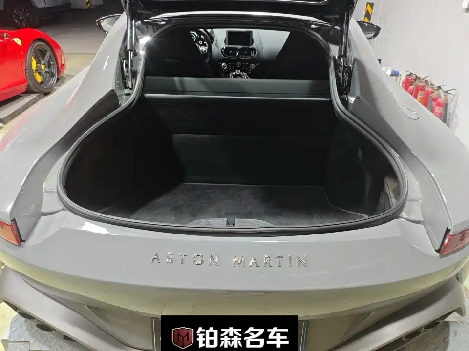 Aston Martin V8 Vantage — миниатюра 6
