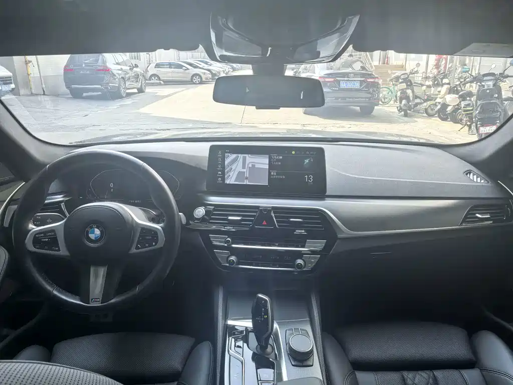 BMW 5 Series (Import) — миниатюра 9