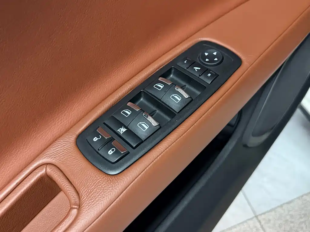 Maserati Quattroporte — миниатюра 8