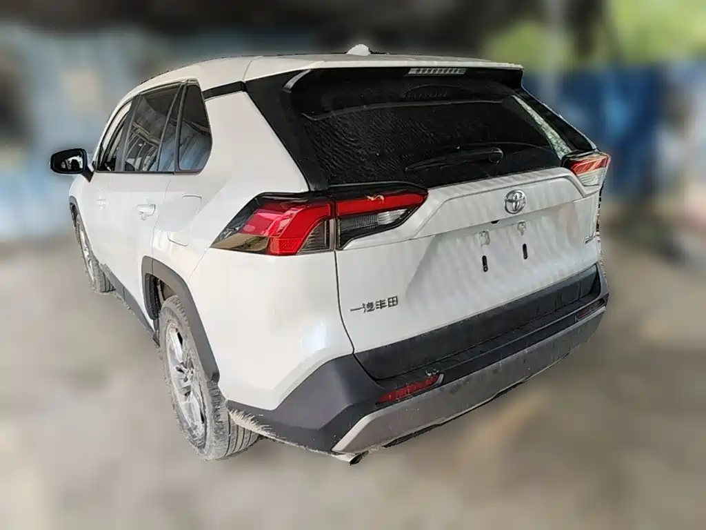 Toyota RAV4 — миниатюра 7