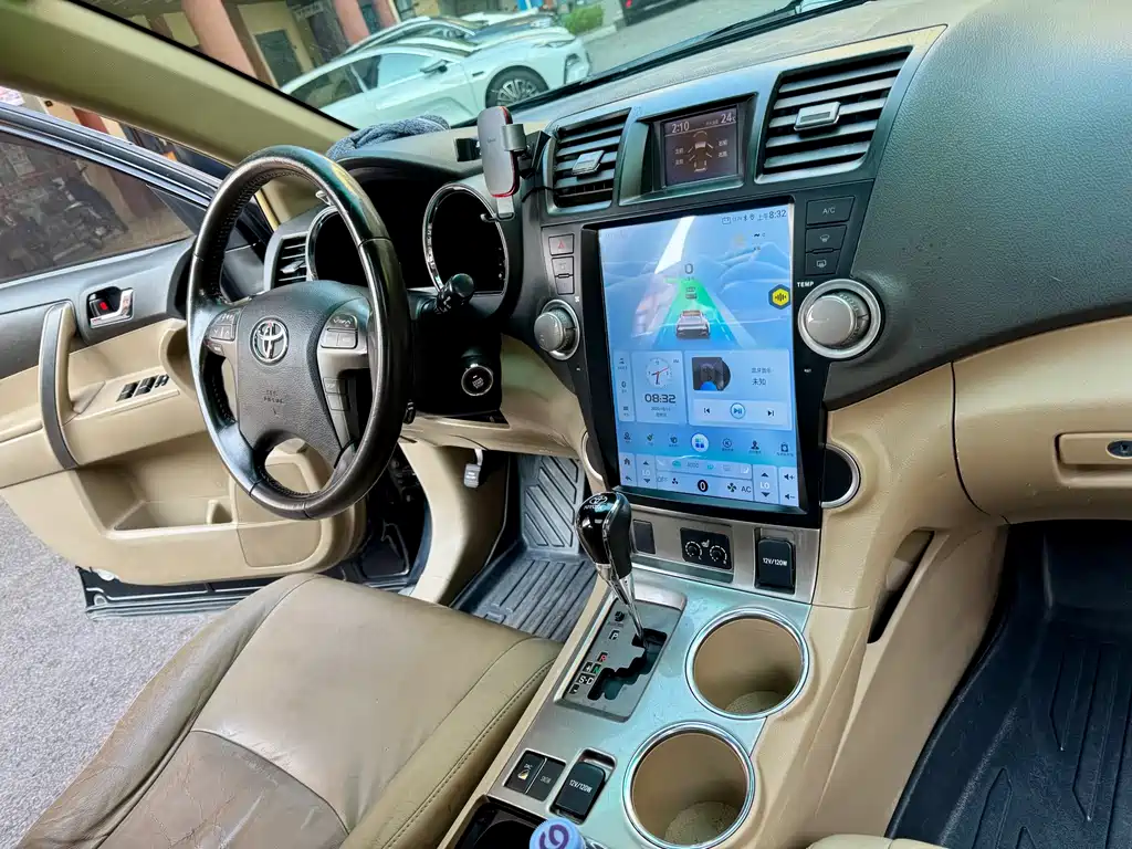 Toyota Highlander (Import) — миниатюра 8