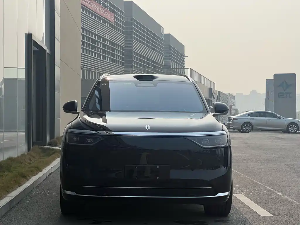 AITO ASK THE WORLD M8