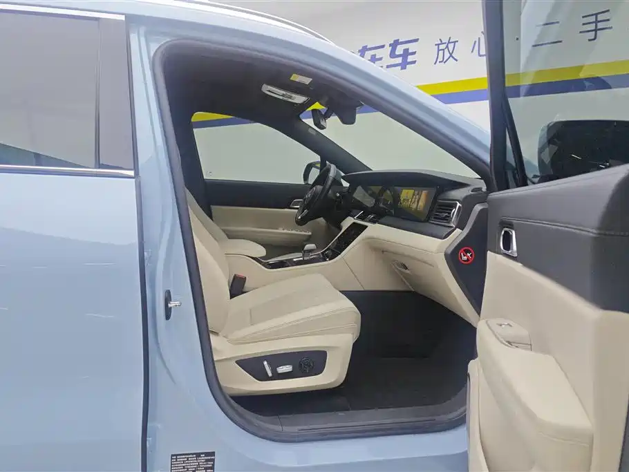 Li Auto ONE 2020 6 мест