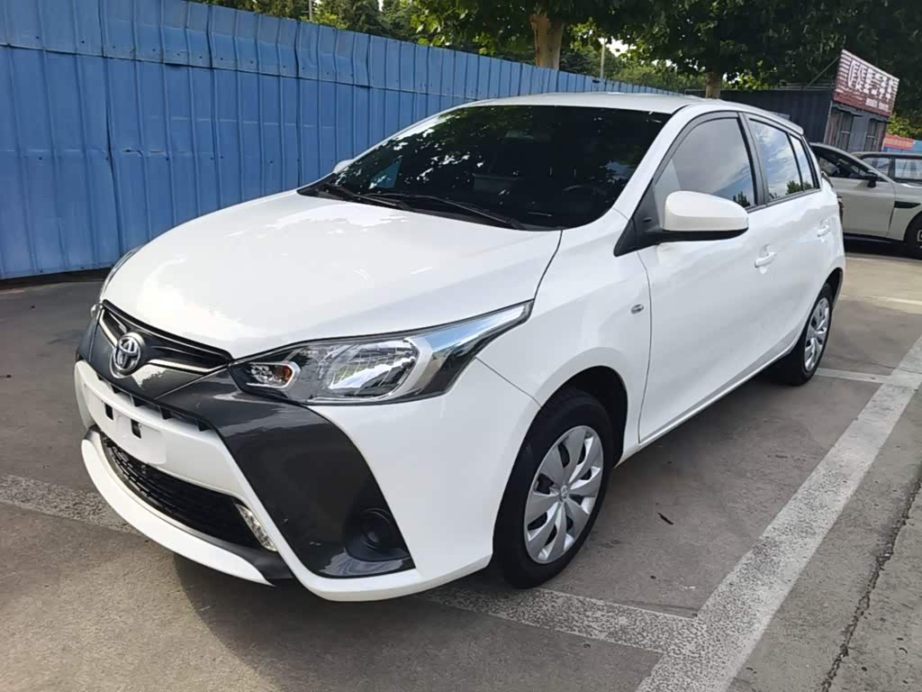 Toyota YARiS L Zhi Xuan 1.5 л 2021 г. Белый, пробег 28800 км