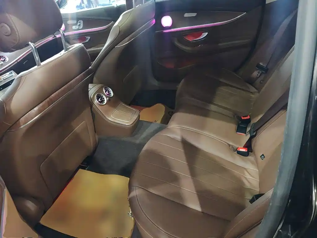 Mercedes-Benz E-Class — миниатюра 17