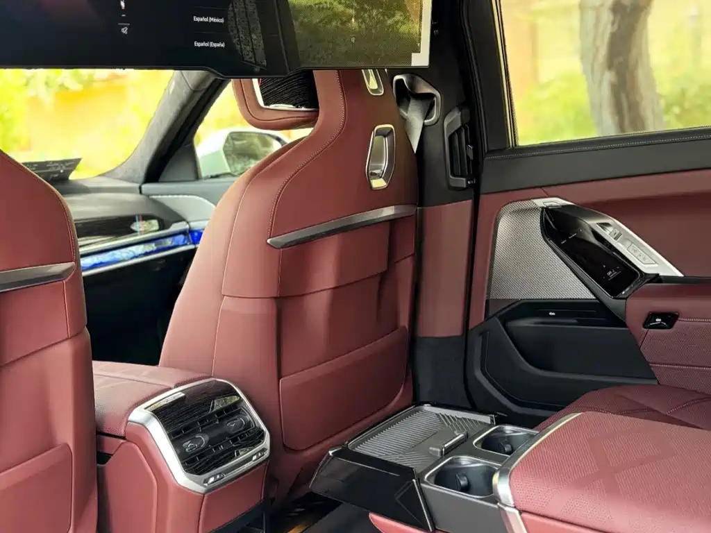 BMW 7 Series — миниатюра 6