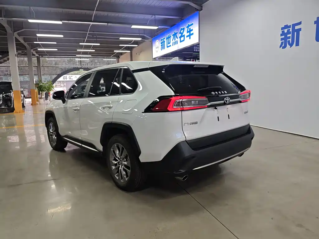 Toyota Wildlander — миниатюра 9