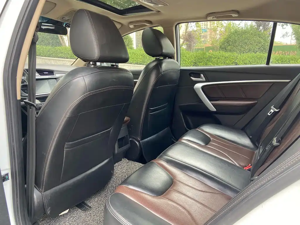 Geely Emgrand — миниатюра 6