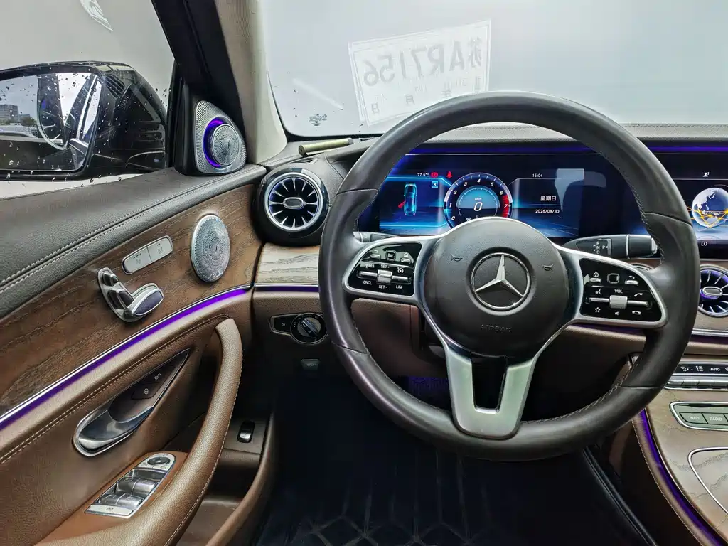 Mercedes-Benz E-Class — миниатюра 9