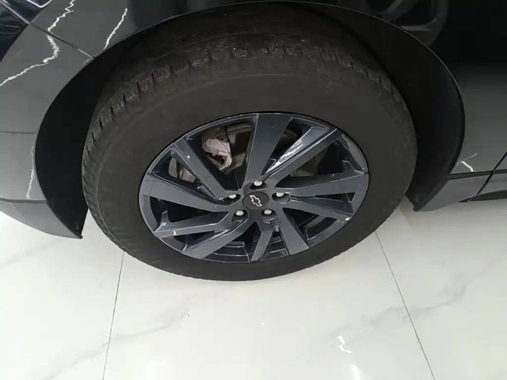 Chevrolet Equinox — миниатюра 23