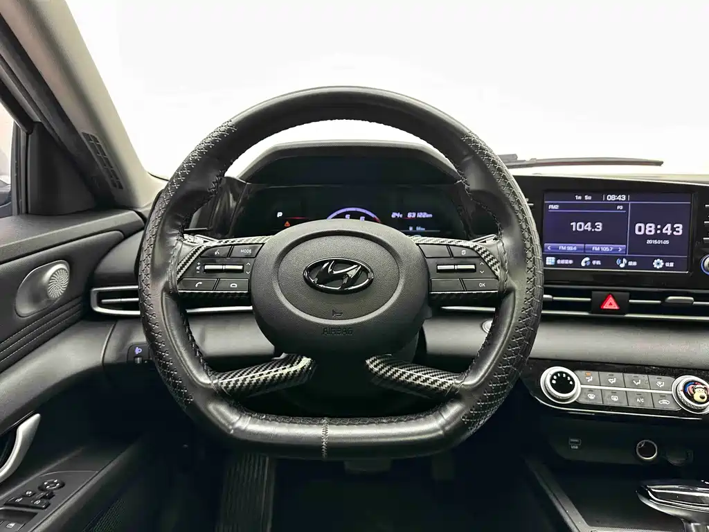 Hyundai Elantra — миниатюра 14