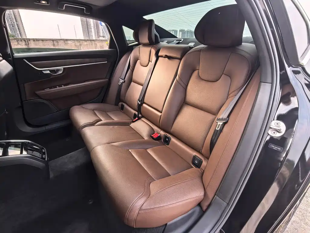 Volvo S90 — миниатюра 17