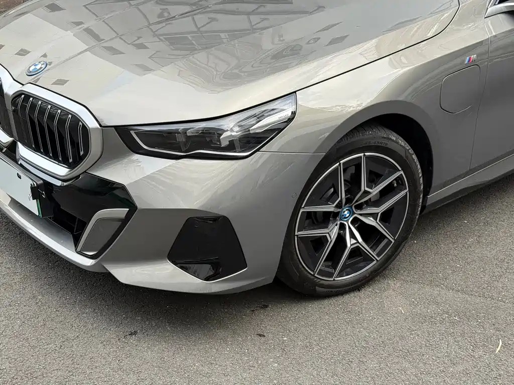 BMW i5 — миниатюра 7