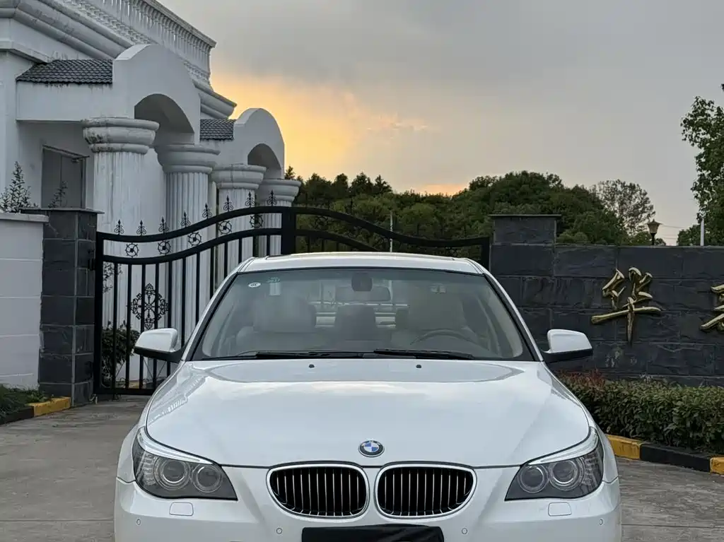 BMW 5 Series — миниатюра 2
