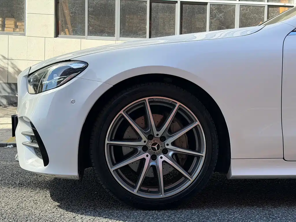 Mercedes-Benz E-Class (Import) — миниатюра 21