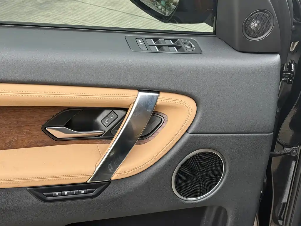 Land Rover Discovery Sport — миниатюра 9