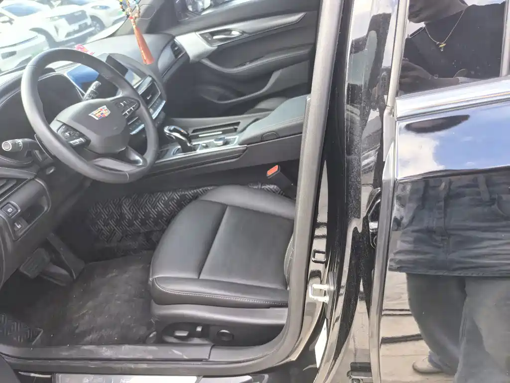 Cadillac CT5 — миниатюра 6