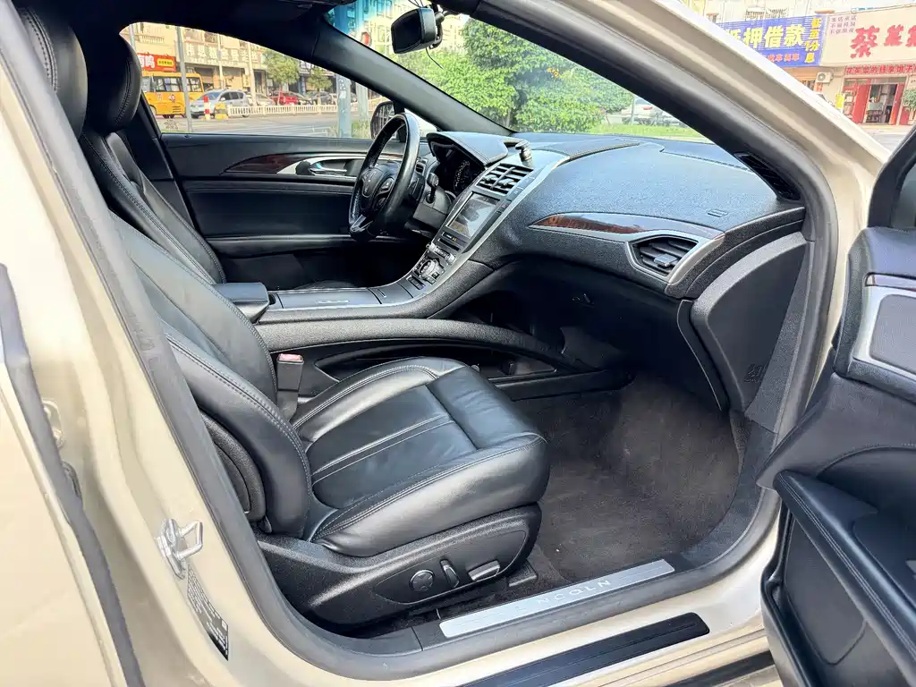 Lincoln MKZ — миниатюра 7