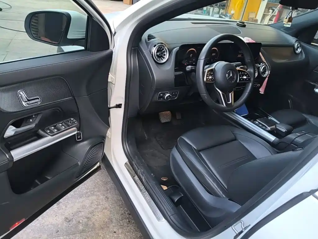 Mercedes-Benz GLA — миниатюра 16