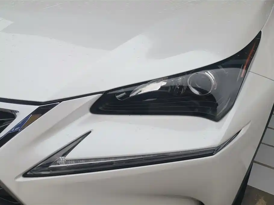 Lexus NX 2015 200t