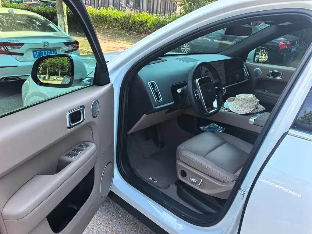 Li Auto L6 2025 Pro