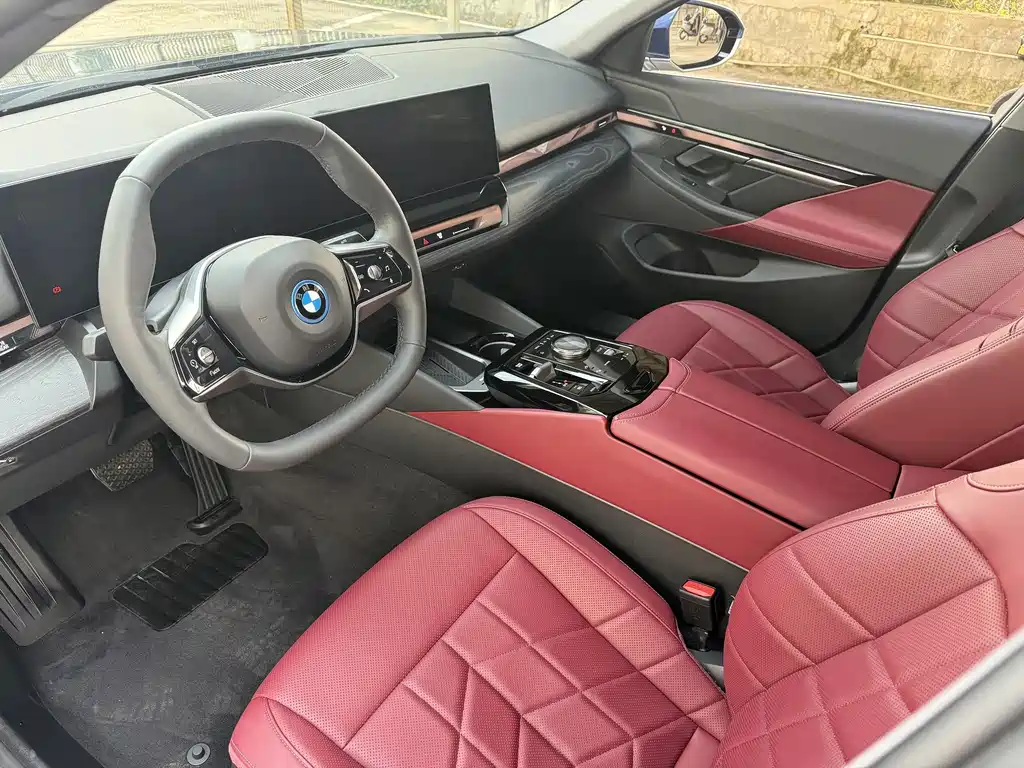 BMW I5