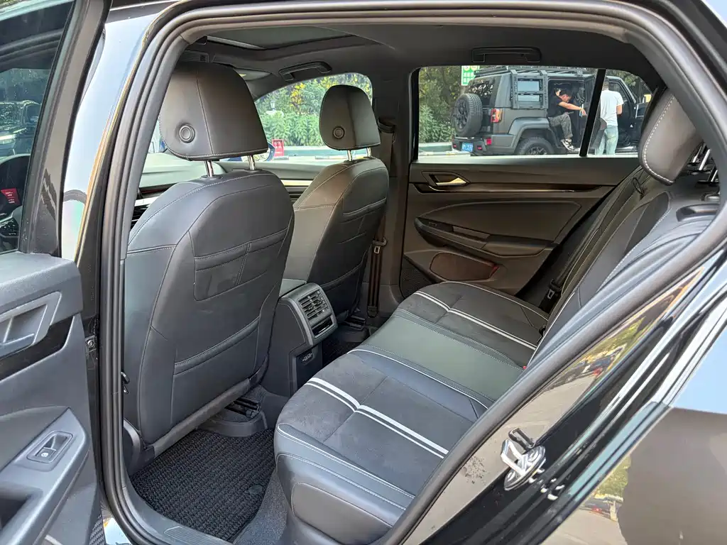 Volkswagen Golf — миниатюра 17
