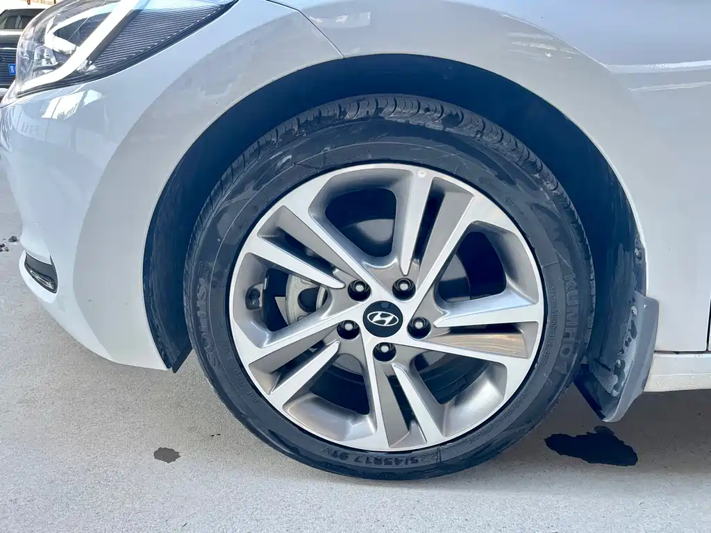 Hyundai Elantra 2018 1.6L AT 15