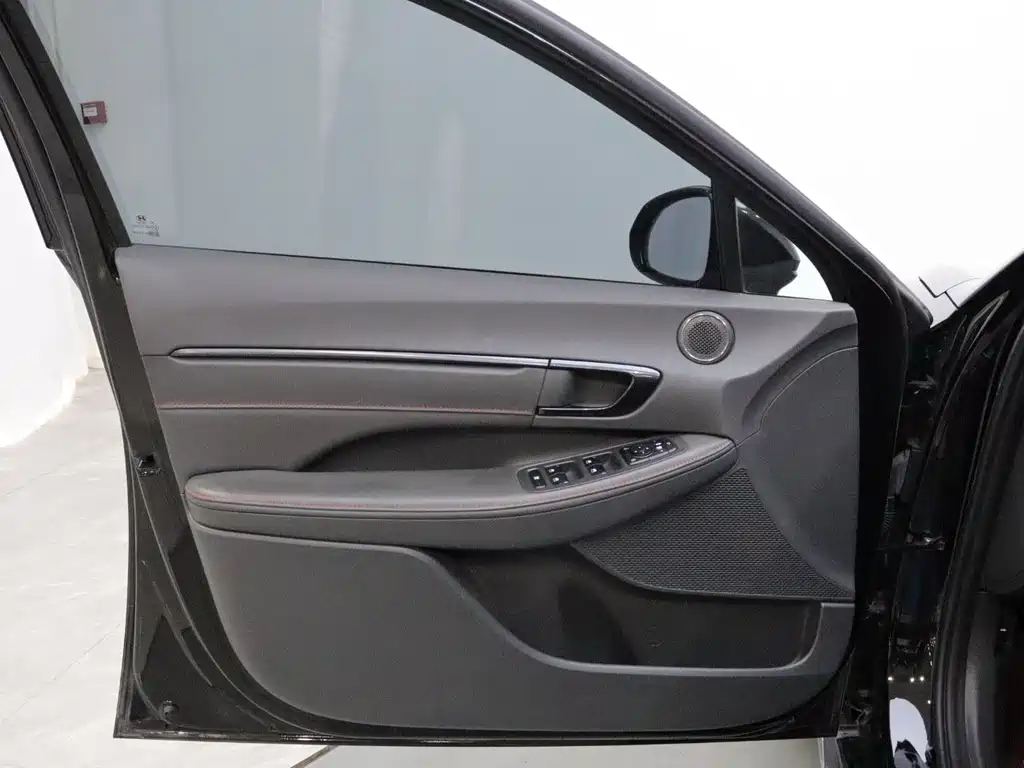 Hyundai Sonata — миниатюра 10