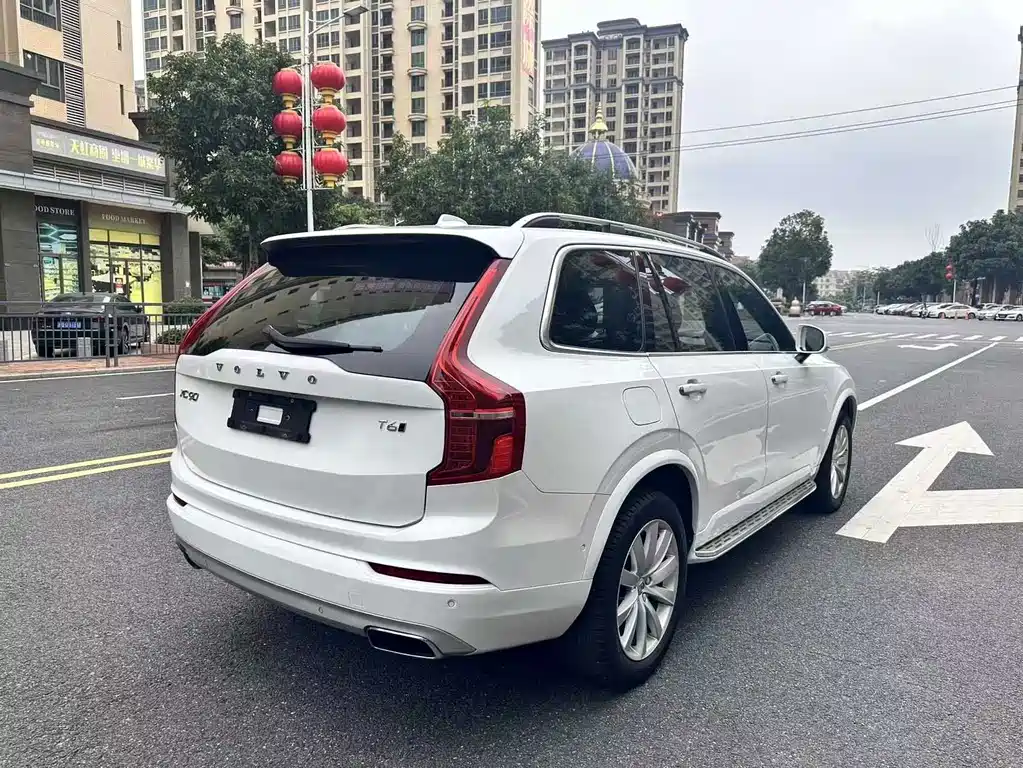 Volvo XC90 — миниатюра 7