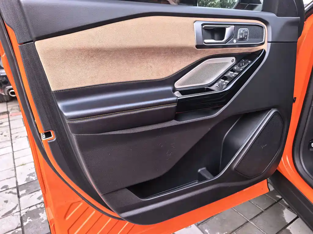Ford Explorer — миниатюра 8