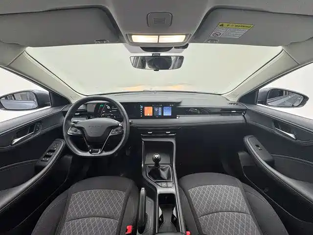 Roewe i5 2023 1.5L MT