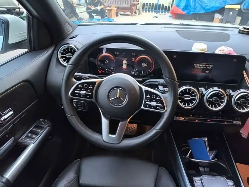 Mercedes-Benz GLA — миниатюра 11