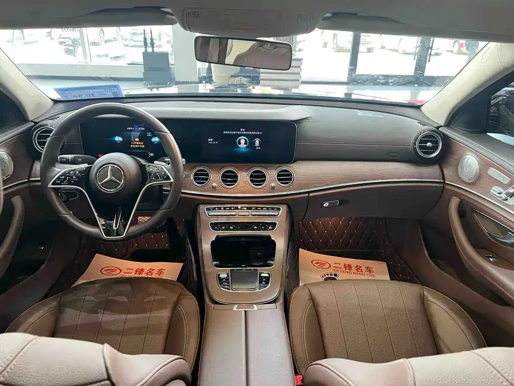 Mercedes-Benz E-Class — миниатюра 7