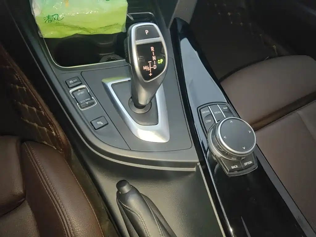 BMW 3 Series — миниатюра 13