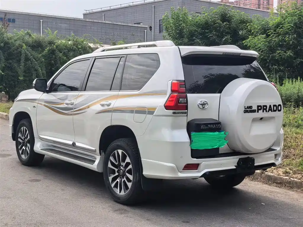 Toyota Land Cruiser Prado 2023 4.0L AT
