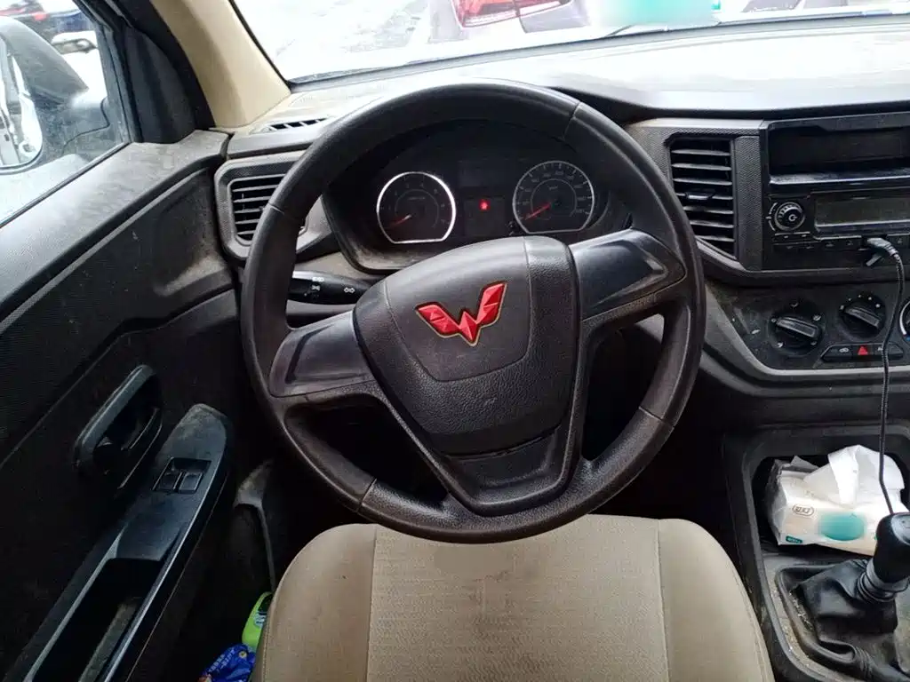 Wuling Hongguang V — миниатюра 7