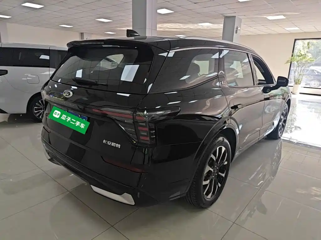 Ford Edge — миниатюра 7
