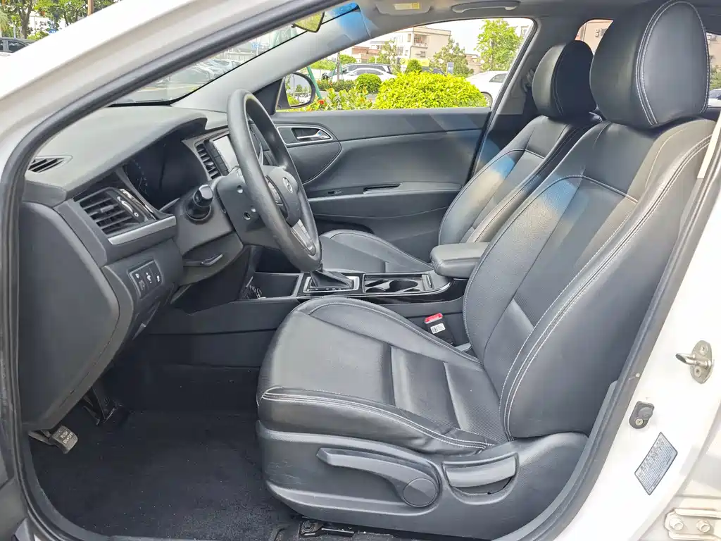 Hyundai Mistra 2017 1.6T AT GLS V