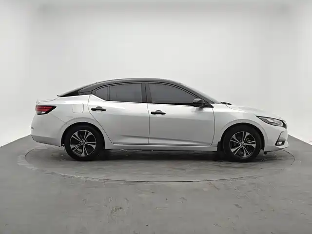 Nissan Sylphy 2020 1.6L XL CVT Enjoy