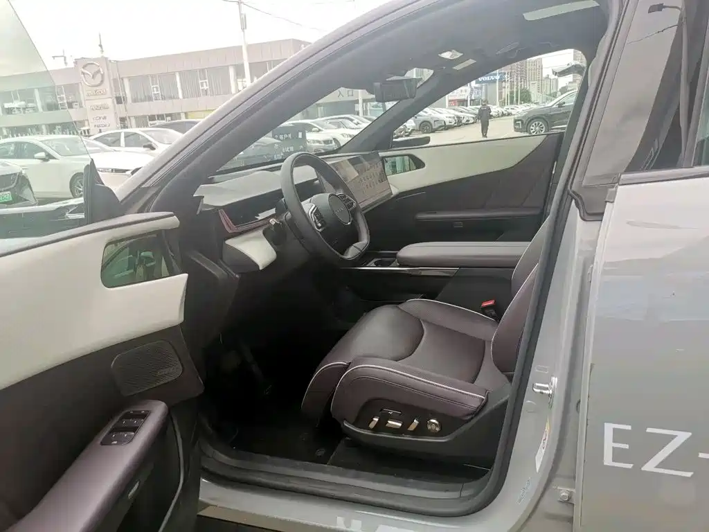Mazda EZ-60 — миниатюра 2
