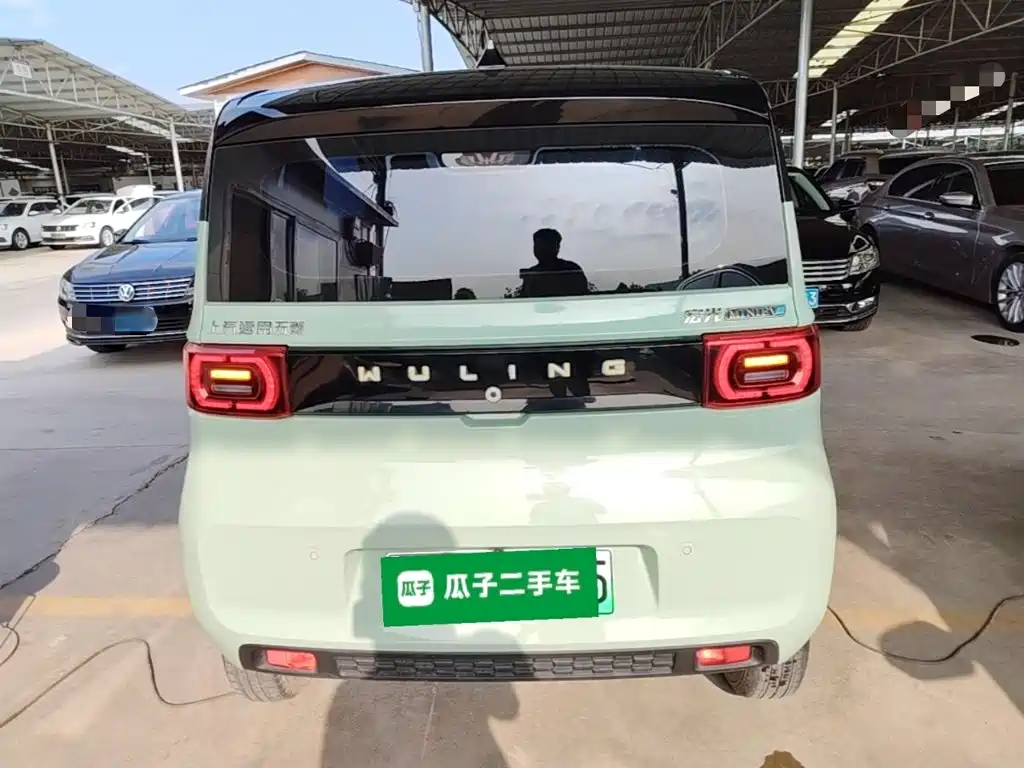 Wuling MINIEV — миниатюра 6