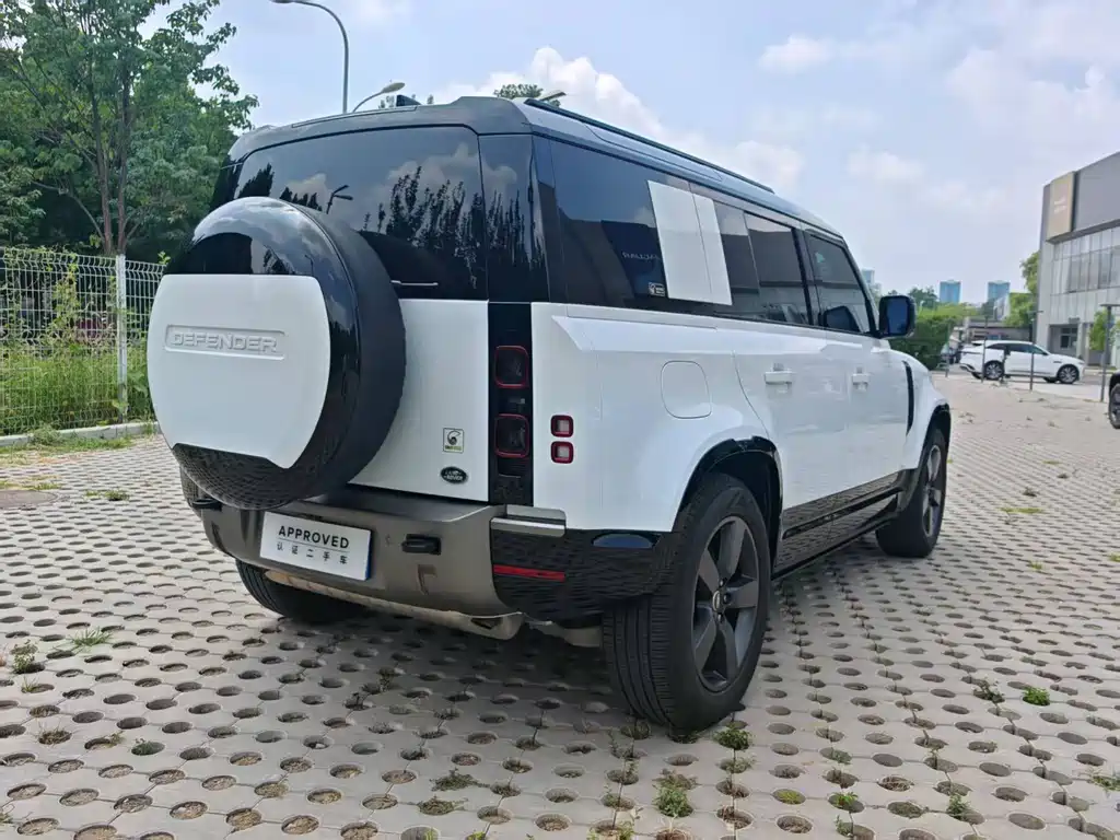 Land Rover Defender — миниатюра 2