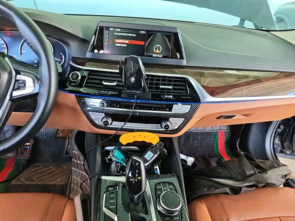BMW 5 Series — миниатюра 13