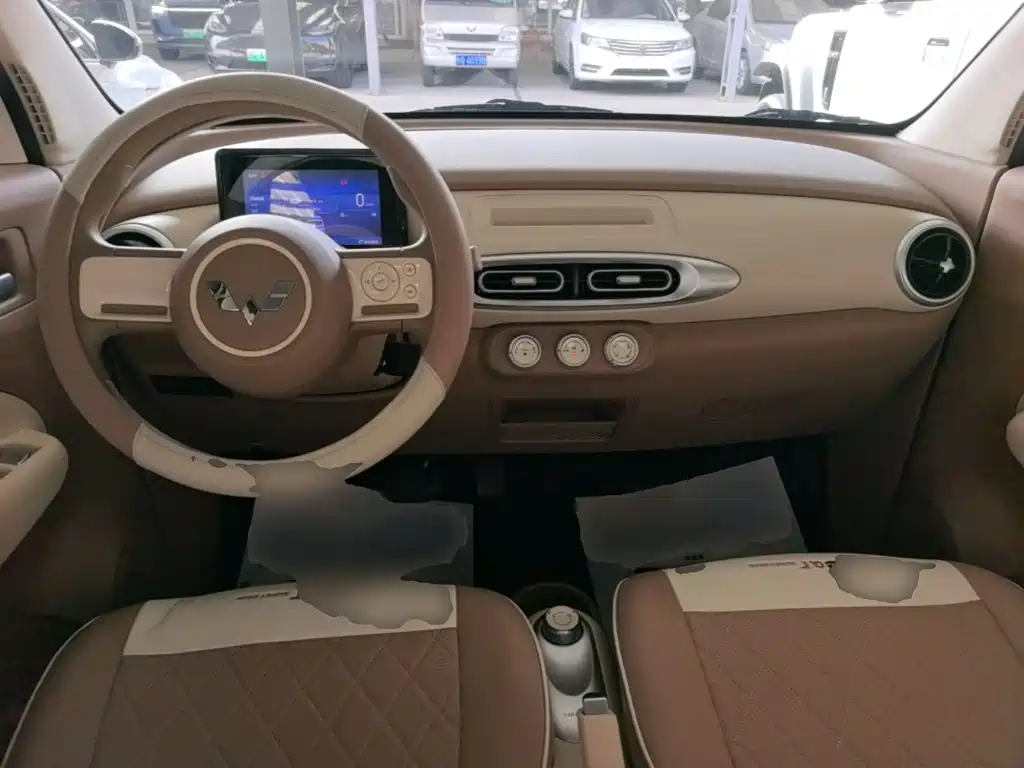 Wuling MINIEV — миниатюра 6