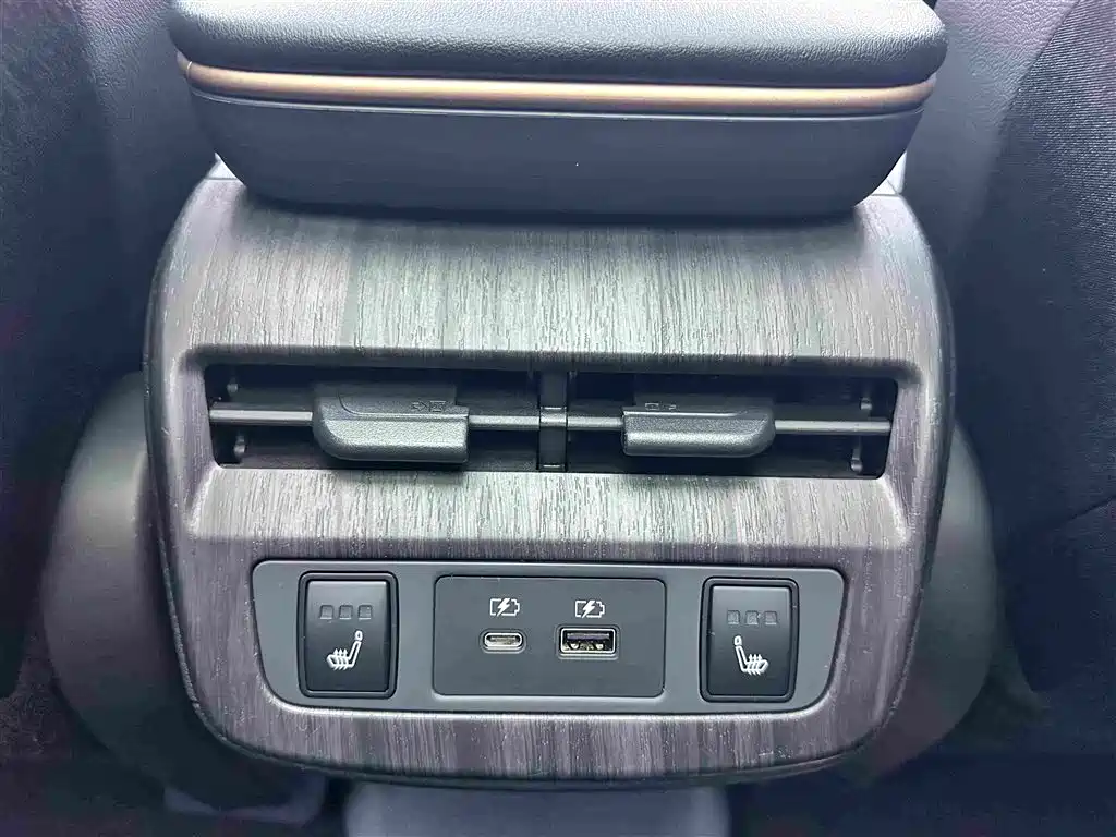 Nissan Ariya — миниатюра 13
