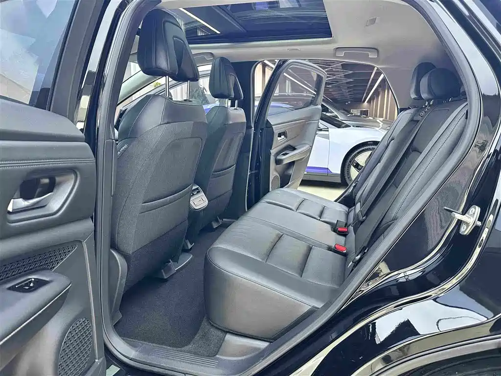 Nissan Ariya — миниатюра 10