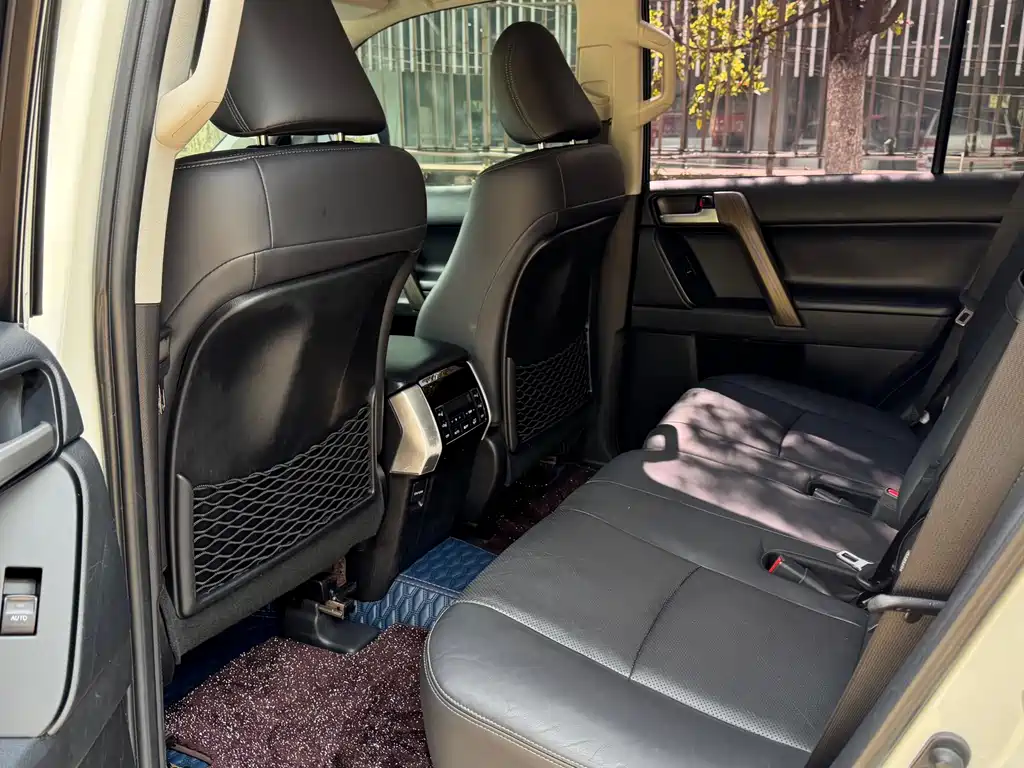 Toyota Prado - фото 8